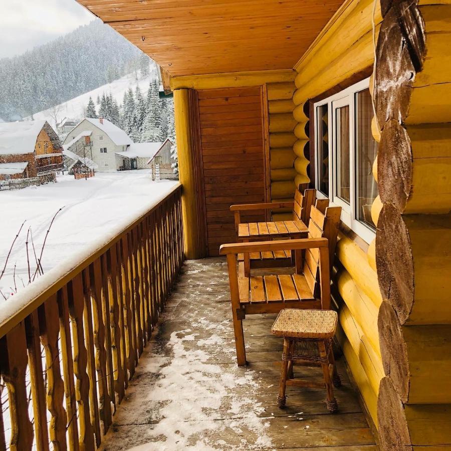 У Віти Котедж 1 Synevyrs'ka Polyana Bagian luar foto
